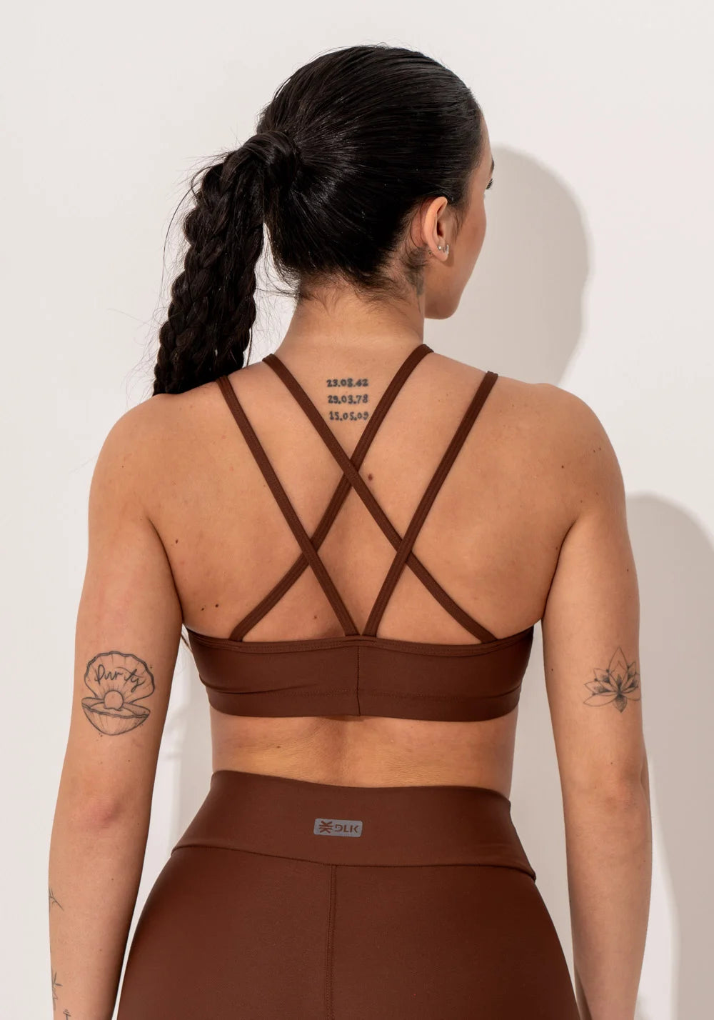 Top fitness feminino marrom com alças duplas intense