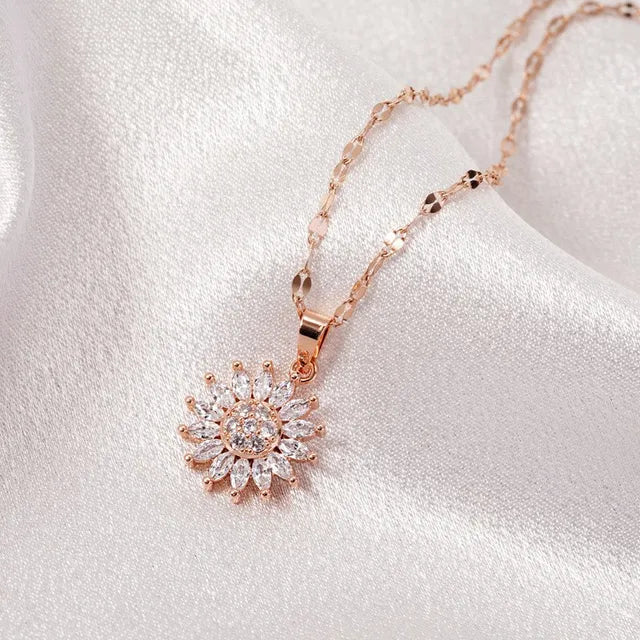 Colar com Pingente Cravejado Girassol