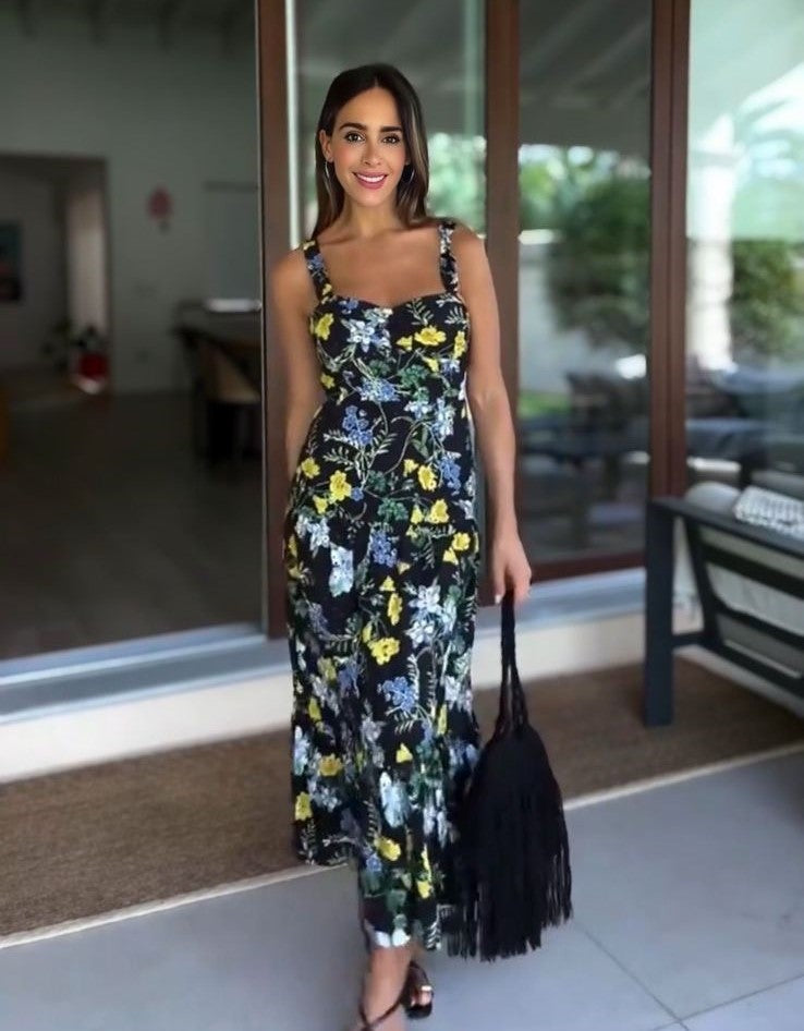 Vestido Lorena Floral Romântico e Vibrante