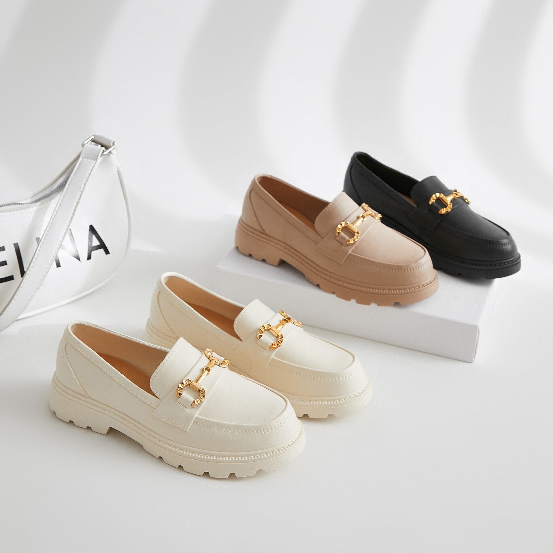 Mocassim-Feminino-Zirta-Oxford-Preto,Mocassim-Feminino-Zirta-Oxford-Marfim,Mocassim-Feminino-Zirta-Oxford-Off-White